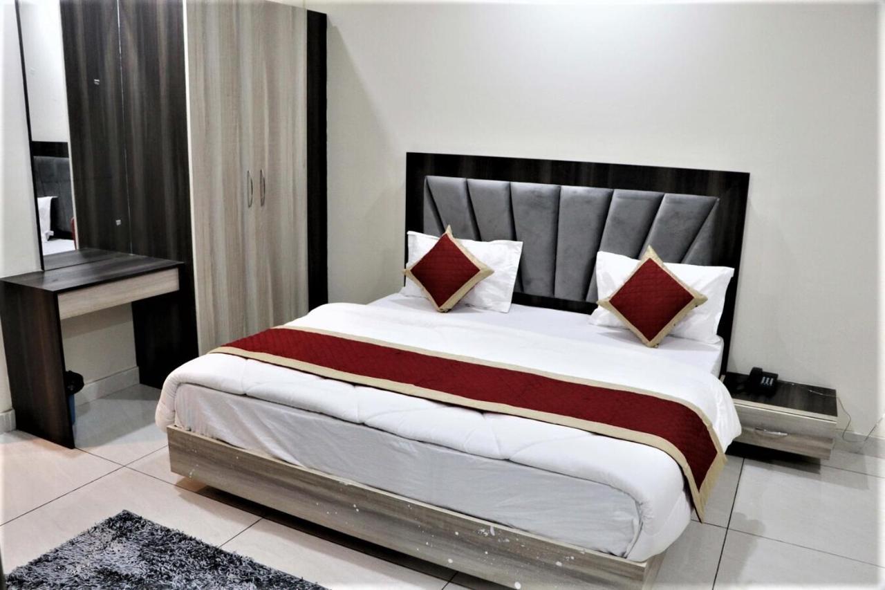 Hotel Blue Pine Haridwār Εξωτερικό φωτογραφία