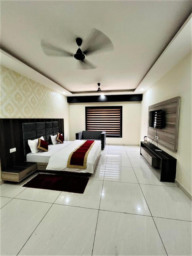 Hotel Blue Pine Haridwār Εξωτερικό φωτογραφία