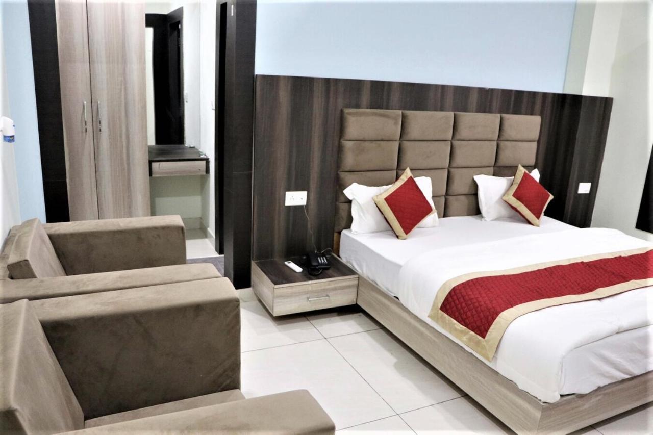 Hotel Blue Pine Haridwār Εξωτερικό φωτογραφία