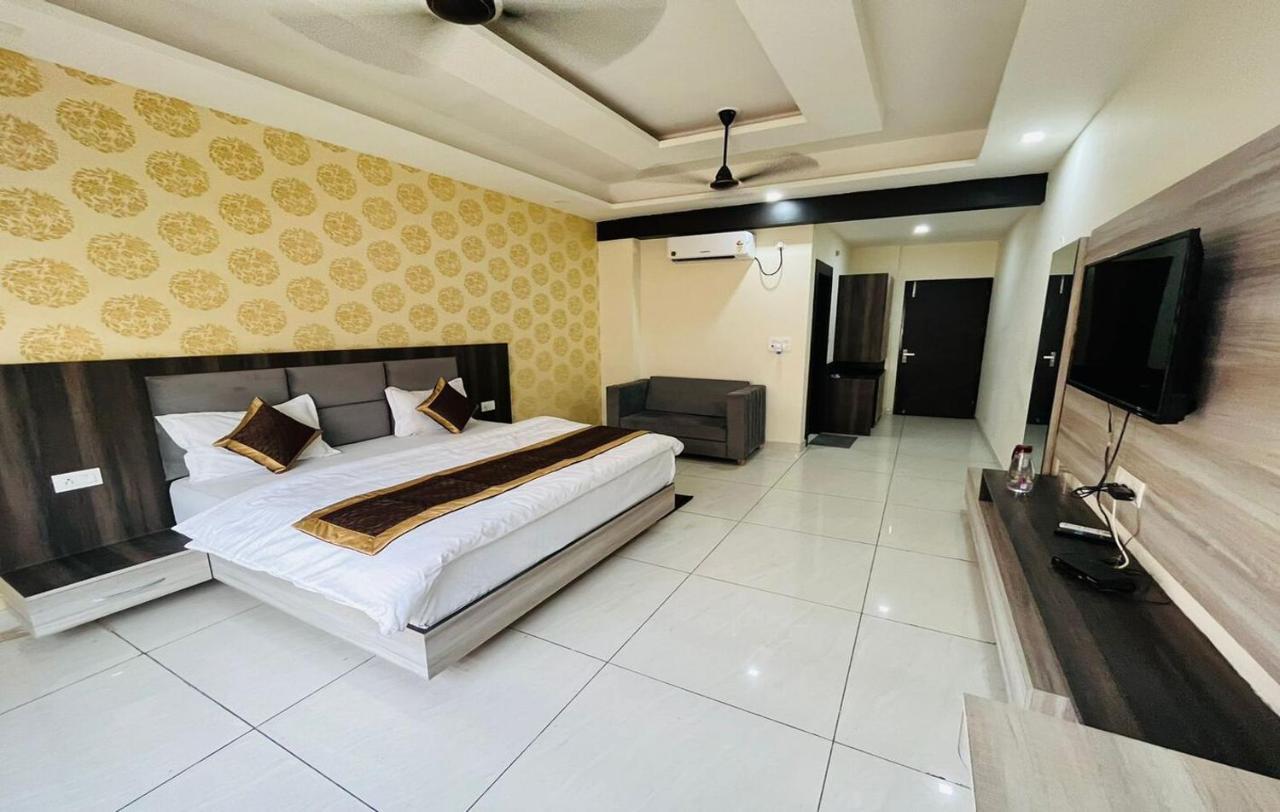 Hotel Blue Pine Haridwār Εξωτερικό φωτογραφία