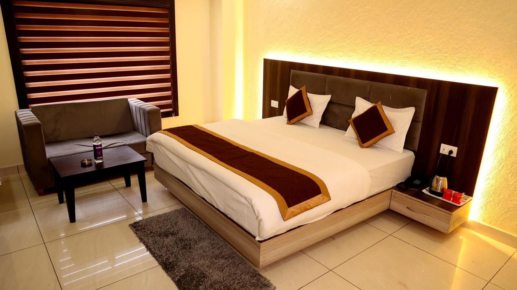Hotel Blue Pine Haridwār Εξωτερικό φωτογραφία