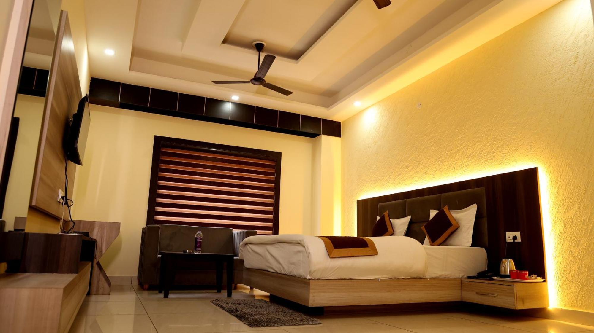 Hotel Blue Pine Haridwār Εξωτερικό φωτογραφία