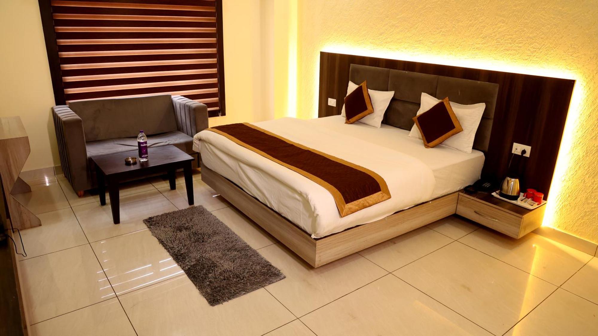 Hotel Blue Pine Haridwār Εξωτερικό φωτογραφία